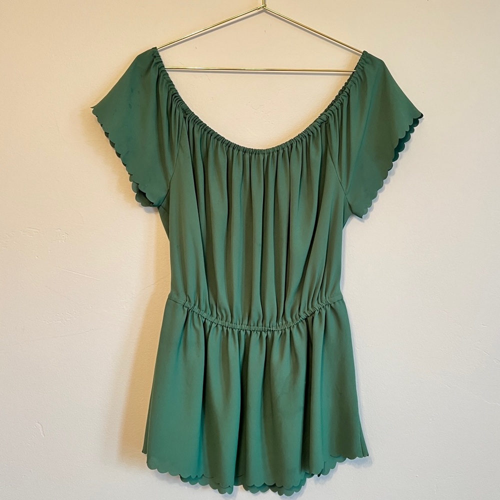 9 H15 StCl Anthropologie Green Scalloped Off The Shoulder Shirt Blouse. Sz S